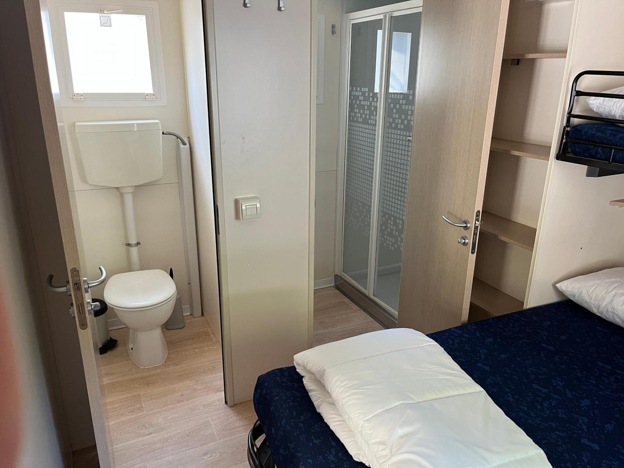 Chalet Camping River Italie Met 2 Slaapkamers อาเมเกลีย ภายนอก รูปภาพ